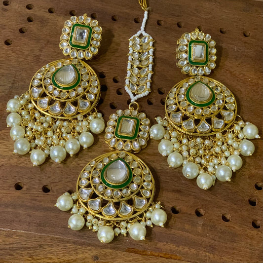 Traditional Pearl Stylish Fancy Party Wear Kundan Earrings in Gold Color for Women