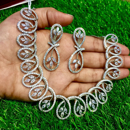 Diamond necklace 165494