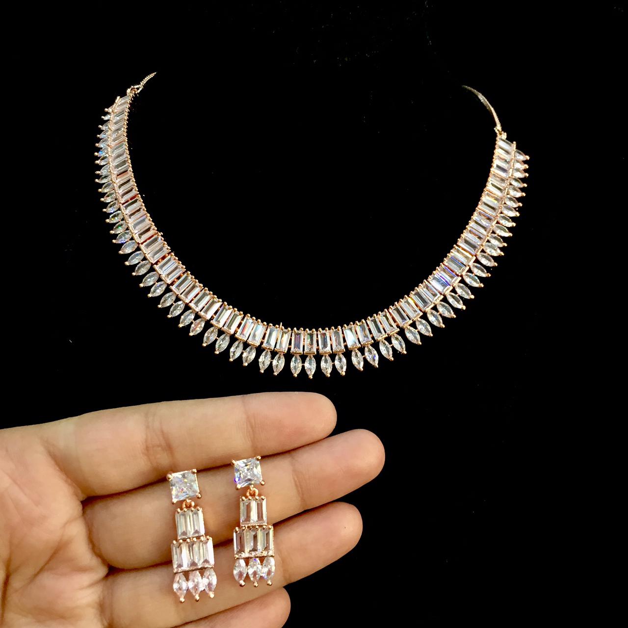 Diamond necklace 8777