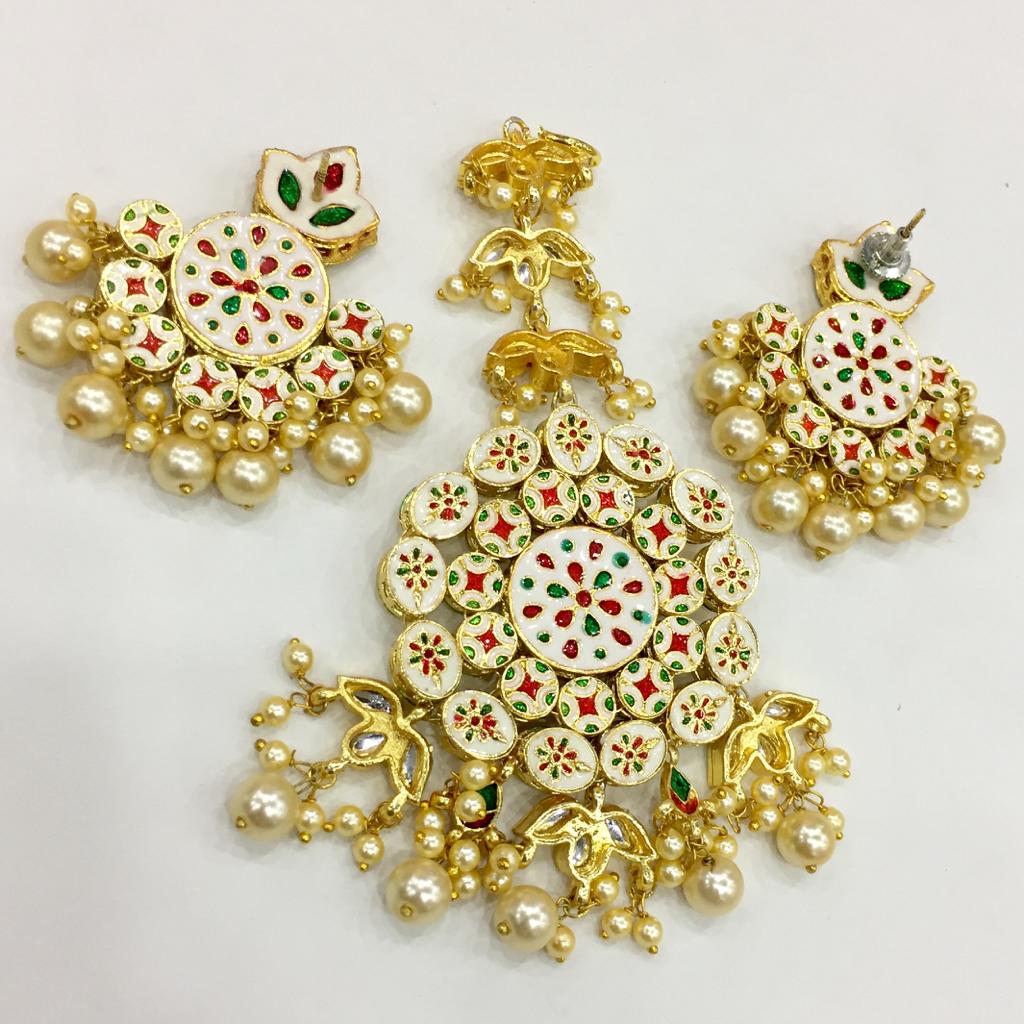 Kundan tikka earrings 234433 - Vijay & Sons