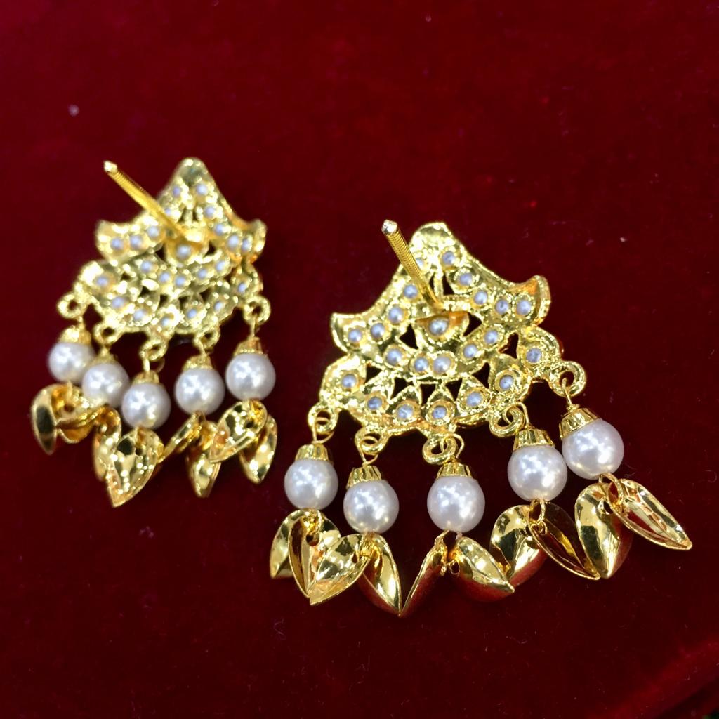 jadau studs 35667710 - Vijay & Sons