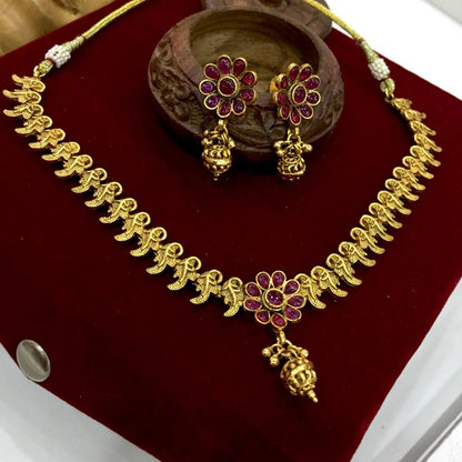Antique Necklace Sets 5675466