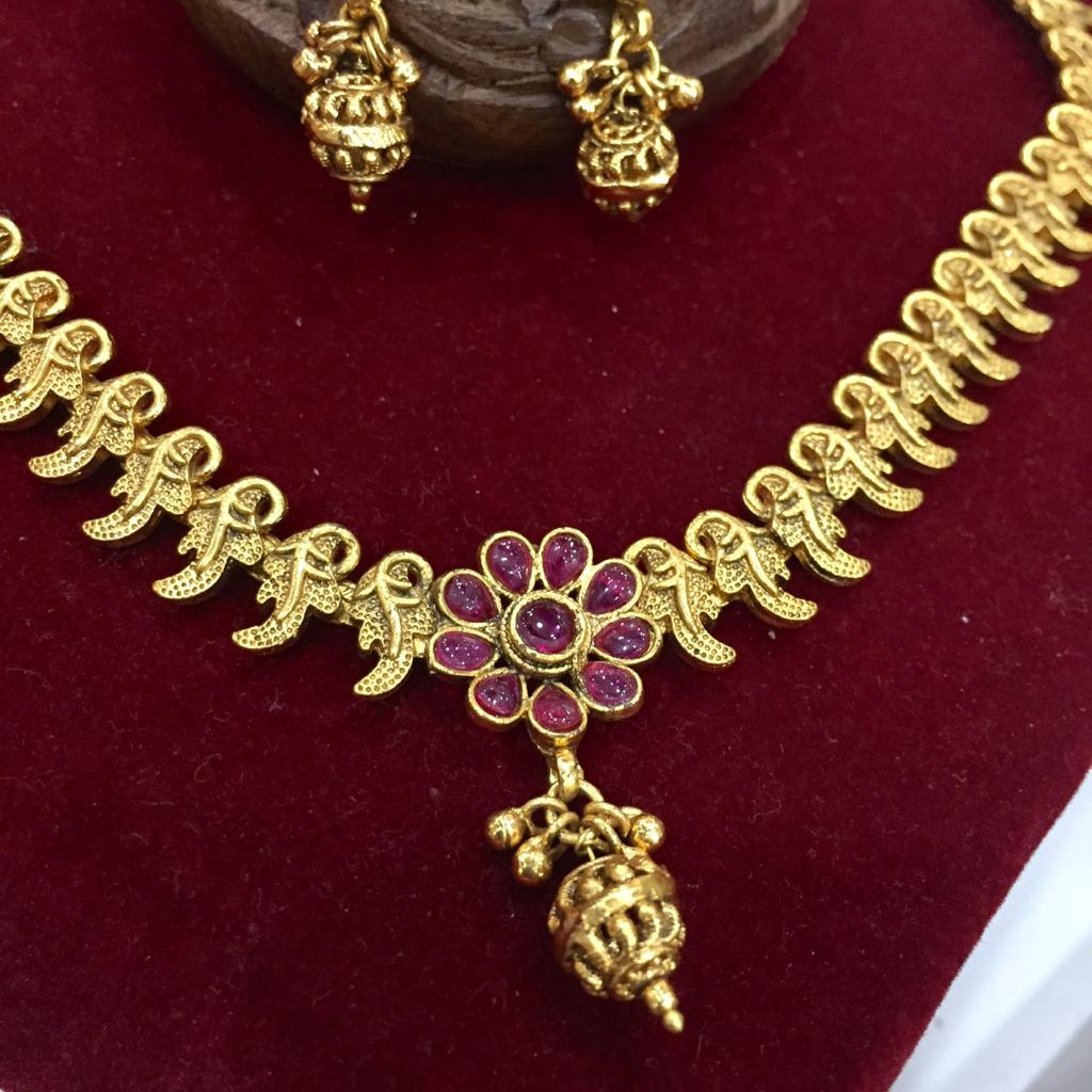 Antique Necklace Sets 5675466