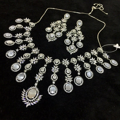 Diamond necklace 1465494