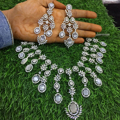 Diamond necklace 1465494