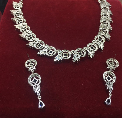Diamond necklace 334576
