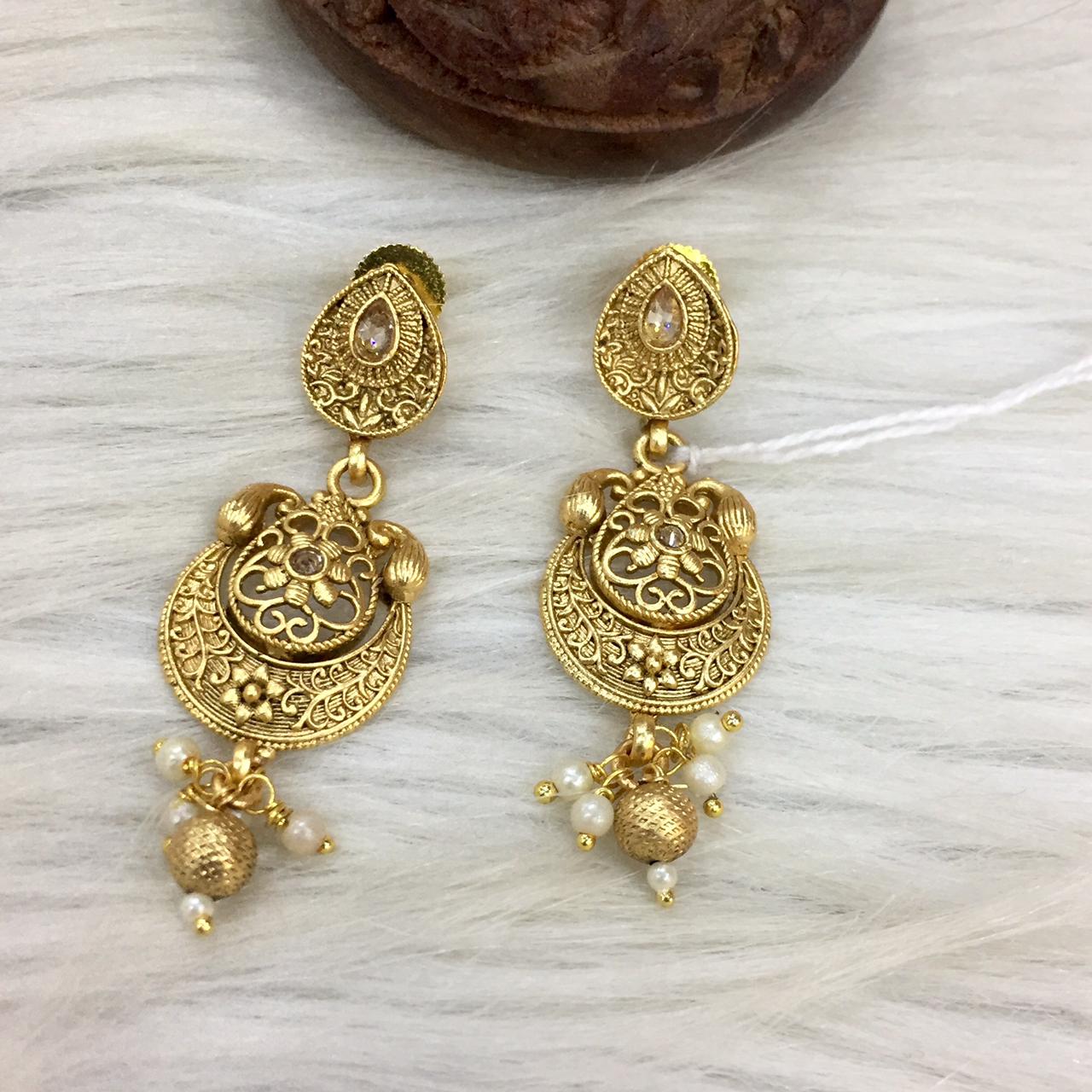 Antique earrings 357809