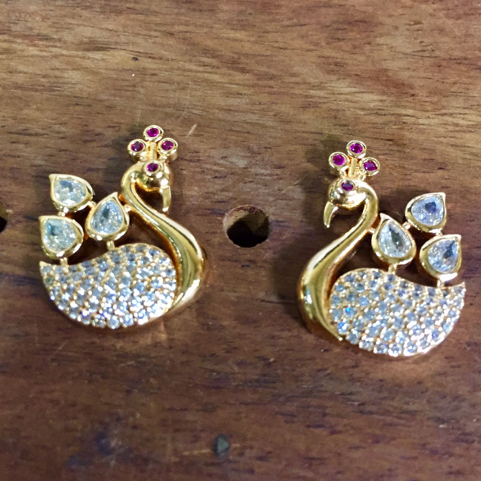 Duck Gold Earrings : These are Enchanting Duck Patterns