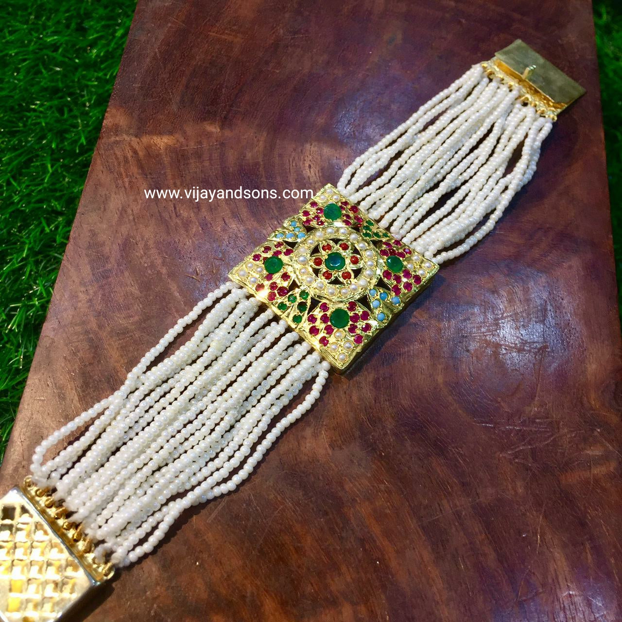Jadau breslate 247145 - Vijay & Sons